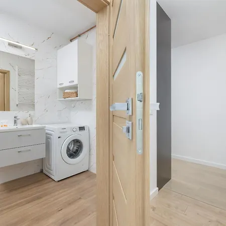 아파트 Nadmorski Z Parkingiem W Ustroniu Morskim By Renters