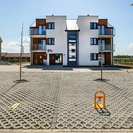 Nadmorski Z Parkingiem W Ustroniu Morskim By Renters